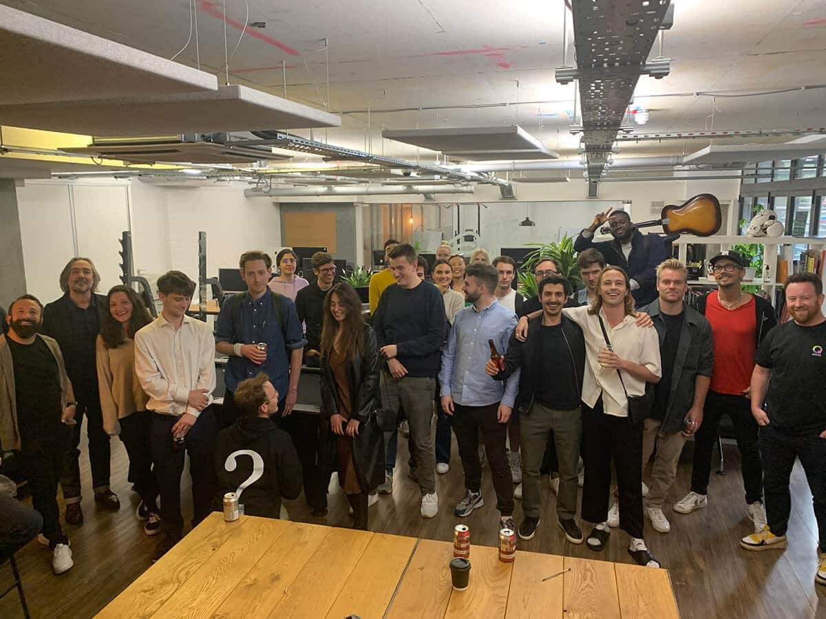 Групова снимка от партито за стартиране на ThursDAO open house.