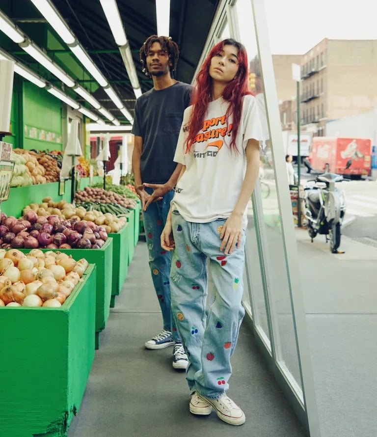看看MNTGE的Fruits & Veggies牛仔裤。图片: MNTGE