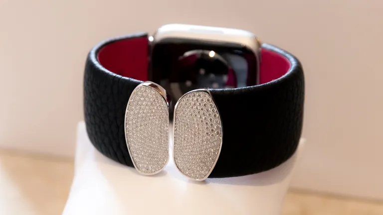 Още един поглед към аксесоара SmrtKuff за Apple Watch. Снимка: François Goizé