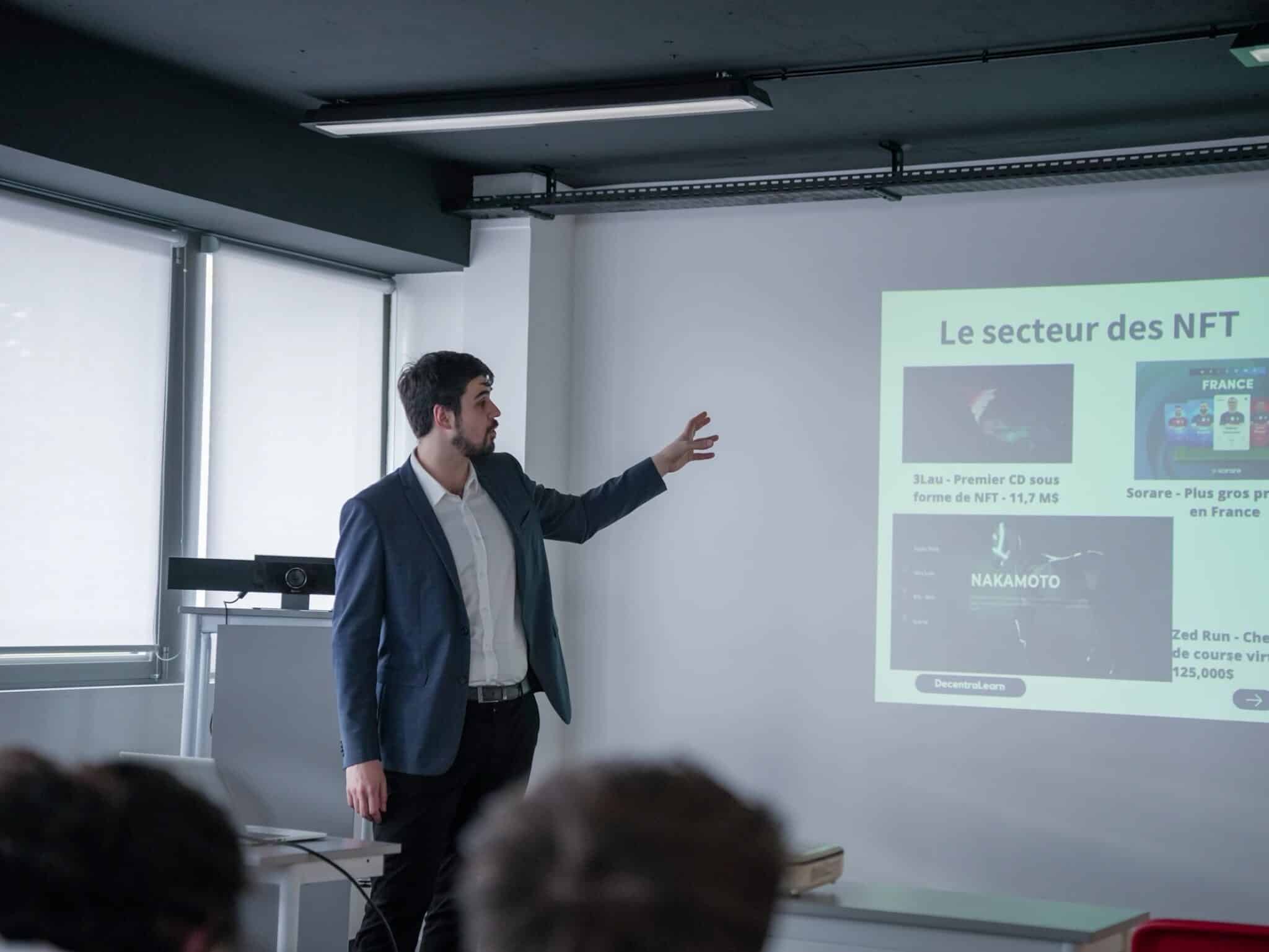 Presentación de DecentraLearn en MyDigitalSchool Caen sobre NFT y el metaverso